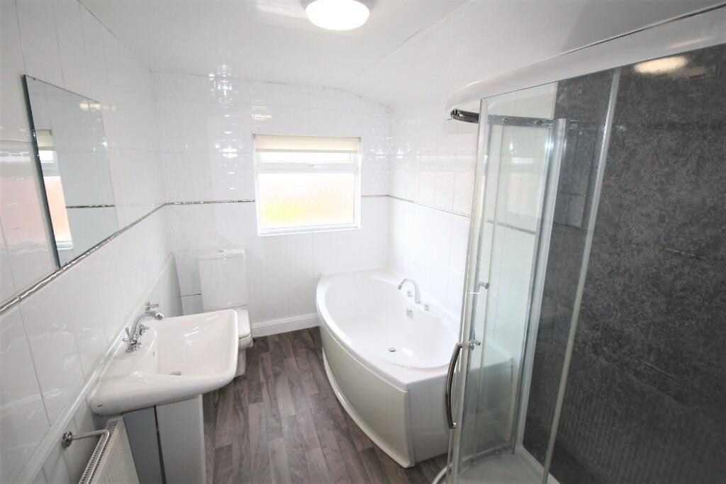 Bathroom (i)