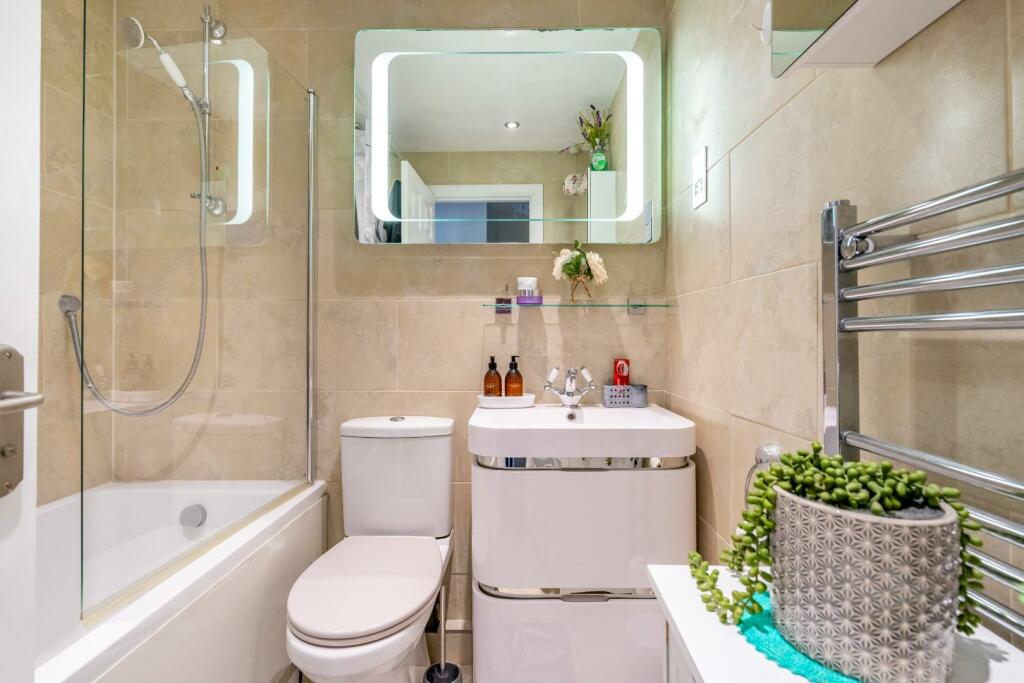 eden close (10 of 20).jpg