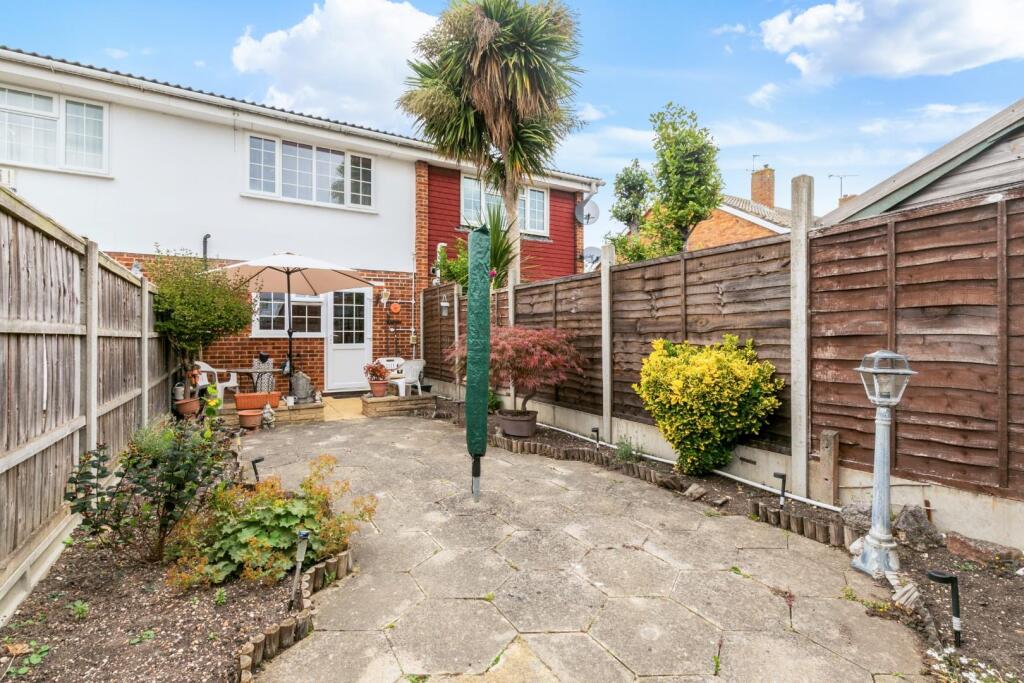 LARKSPUR WAY (12).jpg