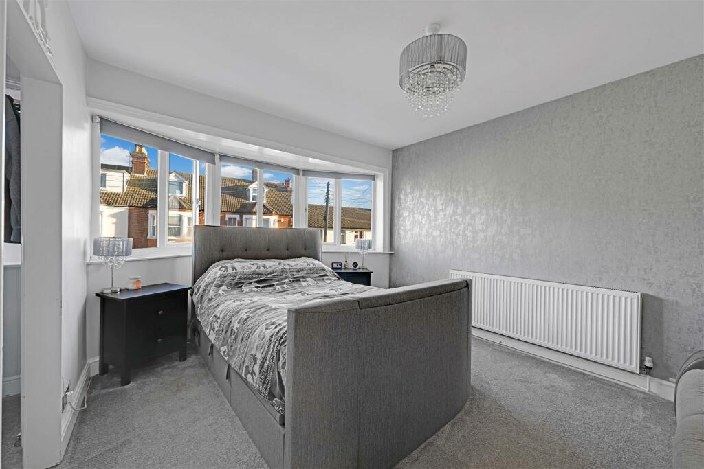 Bedroom One 1.jpg