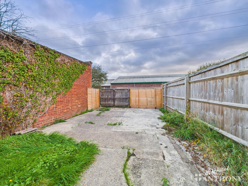 CAM03218G0-PR0810-STILL006