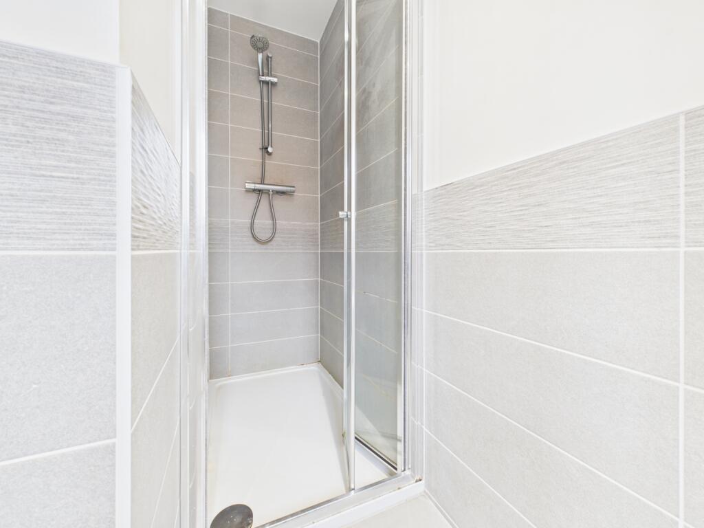 CAM03729G0-PR0178-STILL008