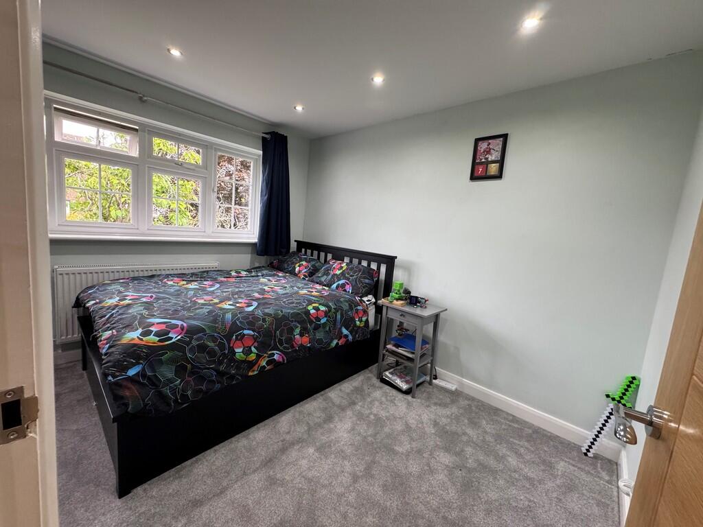 10 Eustace road -...