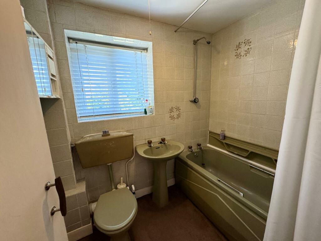 BATHROOM/W.C.
