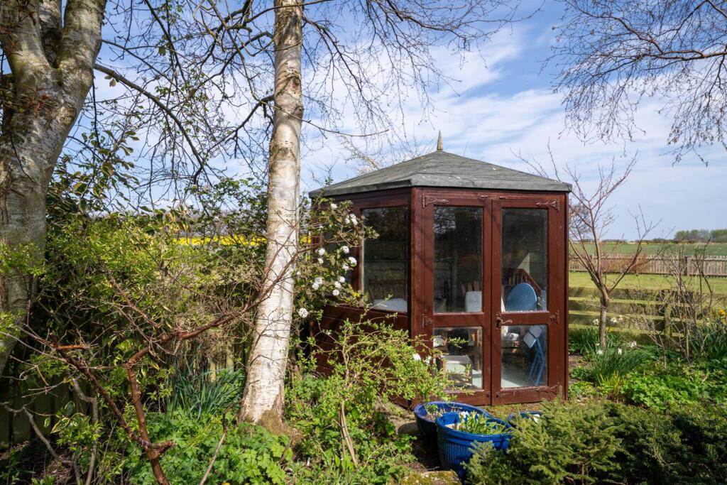 West Cottage Marlfield-37.jpg