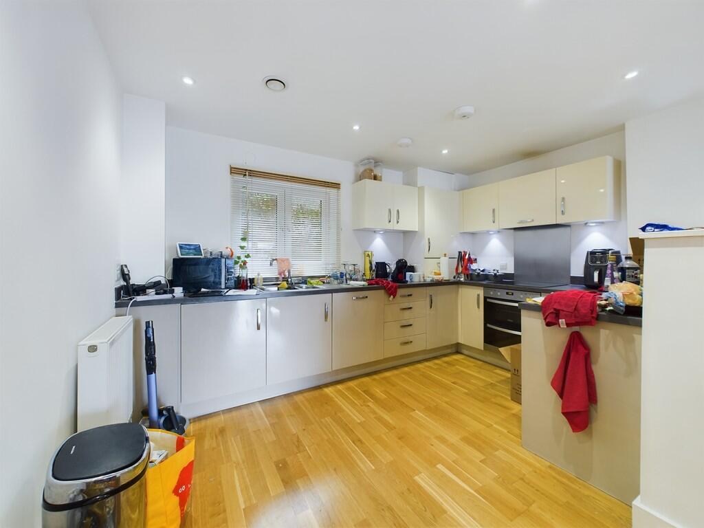 CAM03974G0-PR0041...