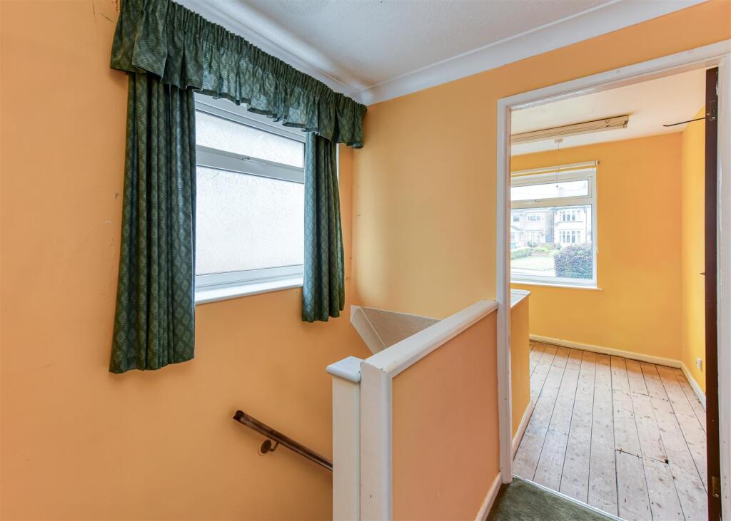 26 Elliotts Lane-landing.jpg