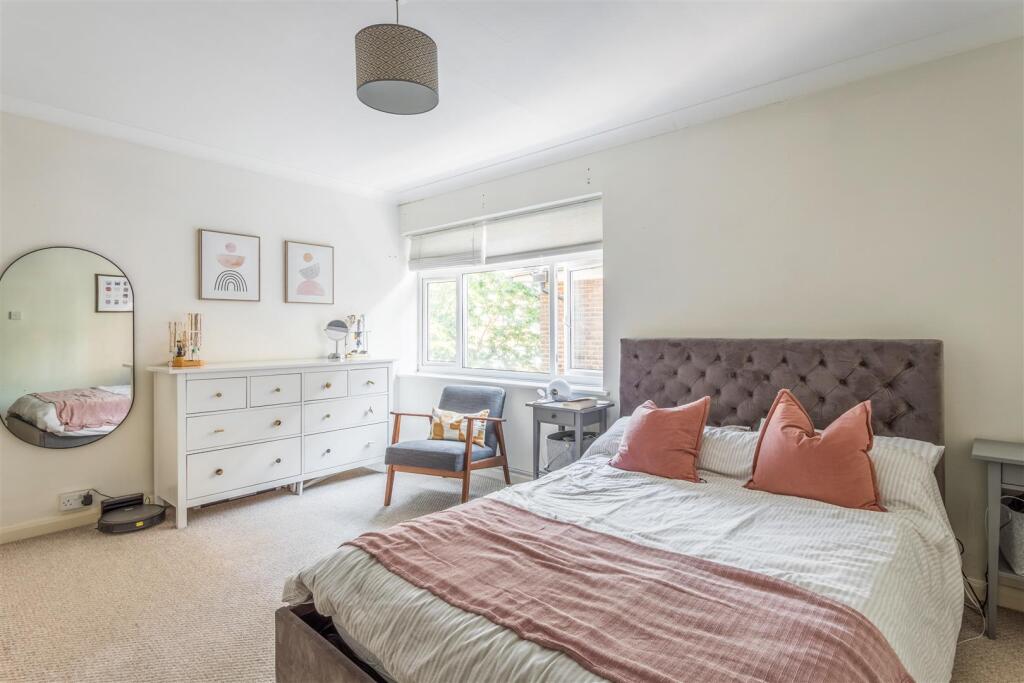 Flat 6 Carisbrooke-16.jpg