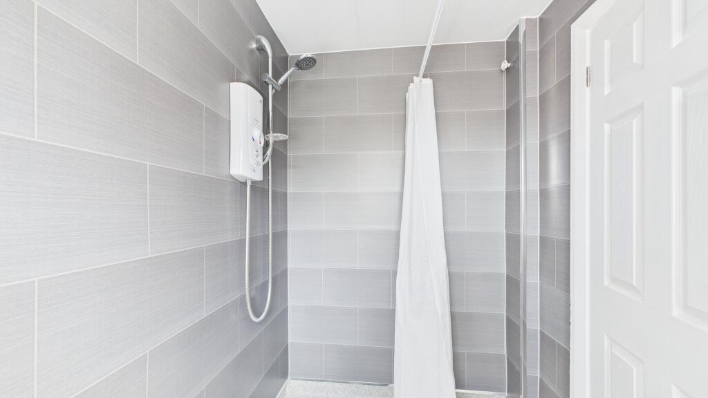 Cypress Road - Bathroom (2)