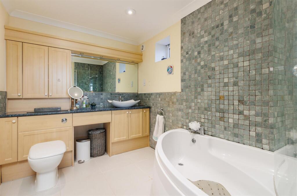 Ensuite Bathroom