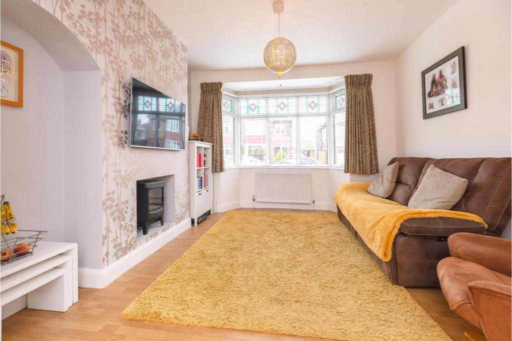 Lounge/Dining Room