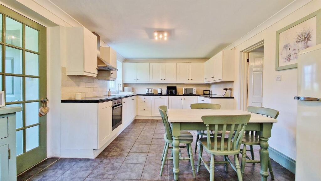 Kitchen/Breakfast Room