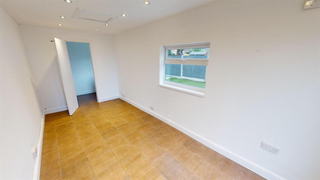 Windermere Drive Garage