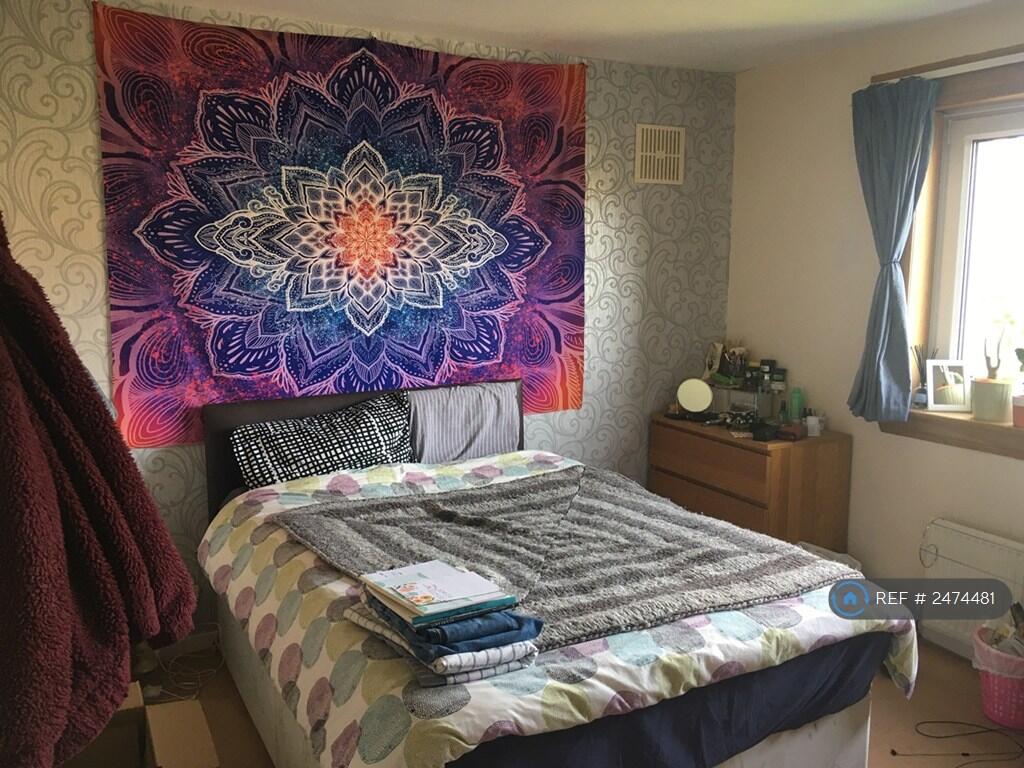 Bedroom With Street View