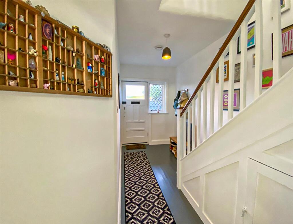 HallStairs-B_Alto.jpg