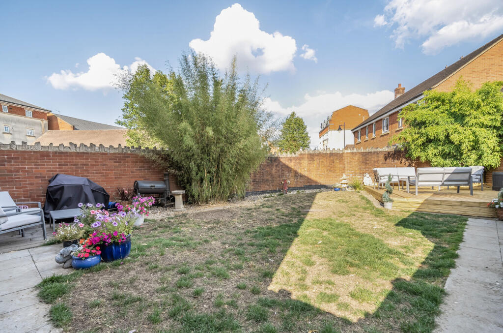 1342209-4-689f62d...