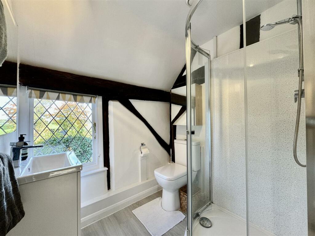 ENSUITE SHOWER ROOM TO PRINCIPAL BEDROOM 1
