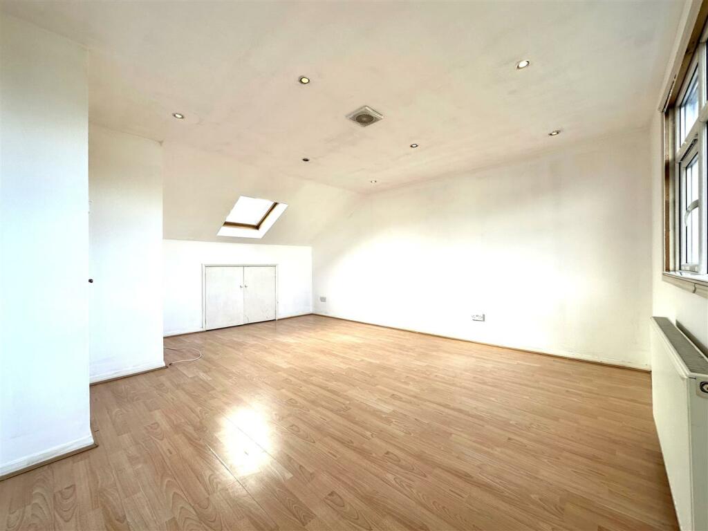 Bedroom 1 Aspect 2