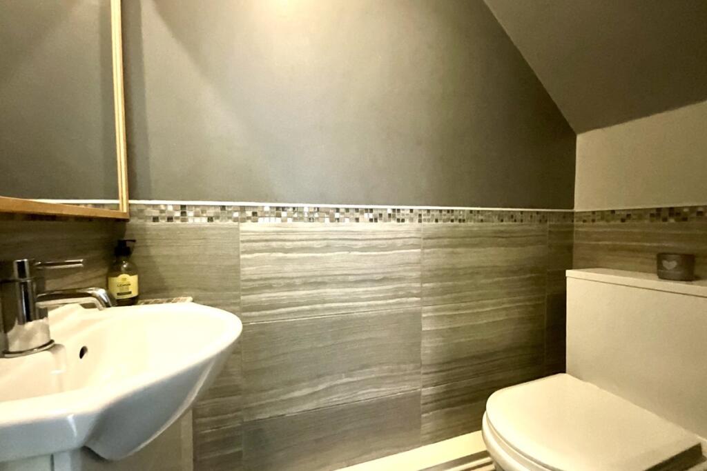 downstairs wc