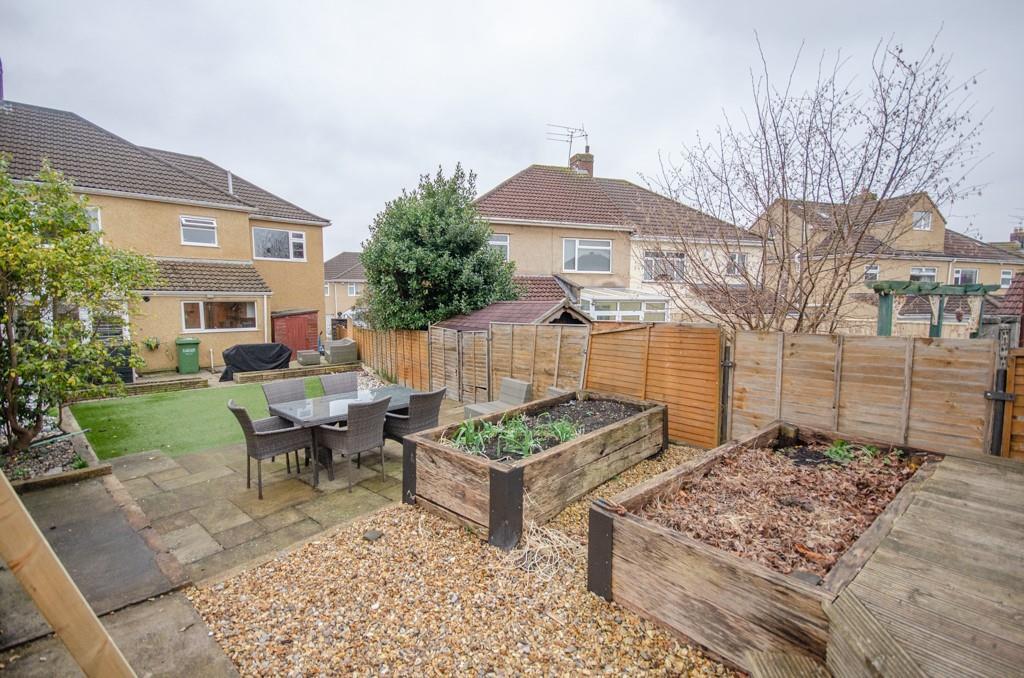 Rear garden pic 2.jpg