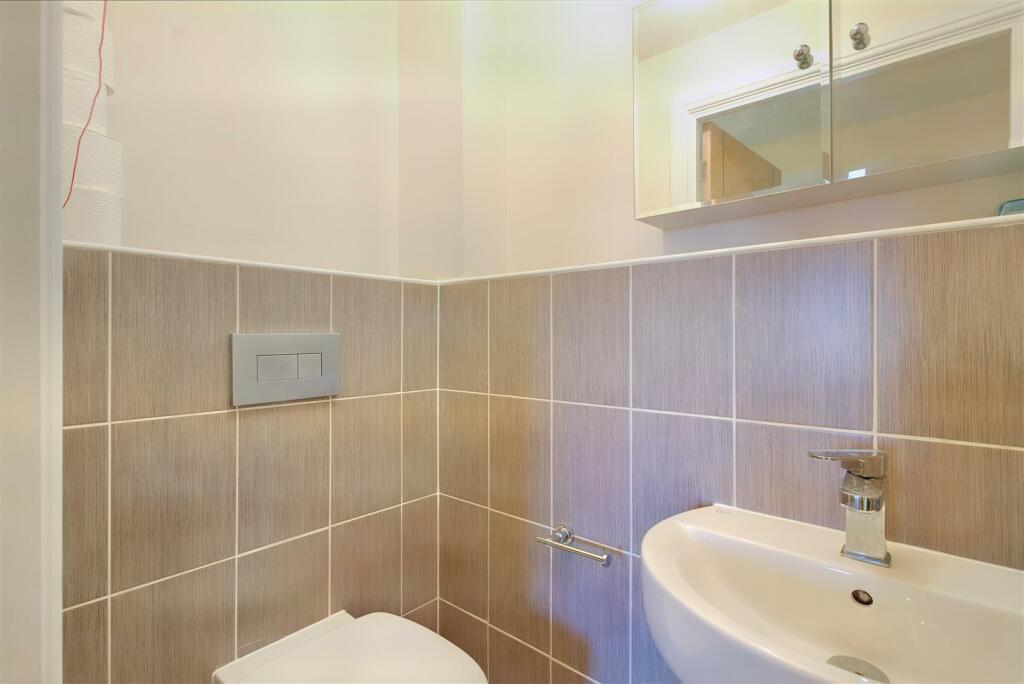 8550319-interior13.JPG