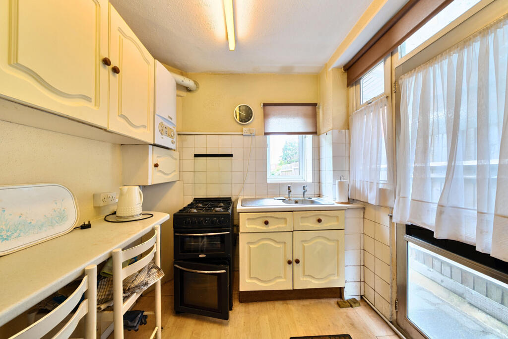 1295837-21-682d9b...