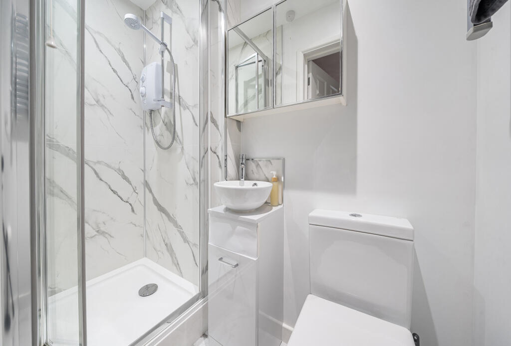 1364362-22-68ee82...