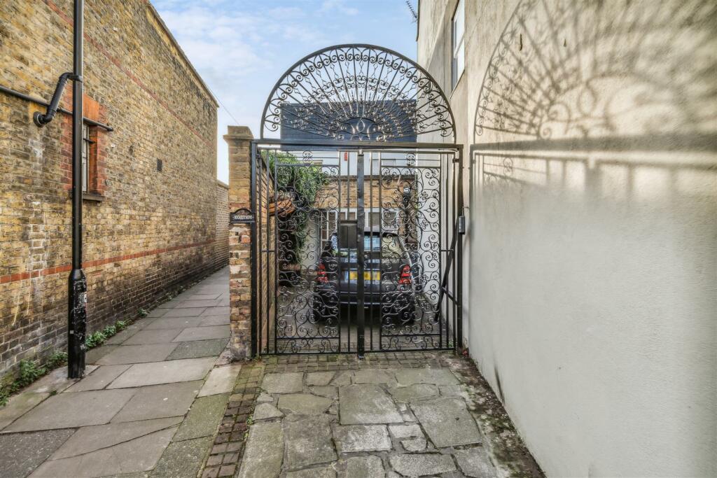 Devonshire Passage, W4 - FOR SALE