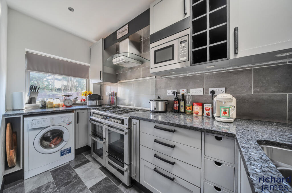 92e7bc77b36d4097be0b8a4b07edd439