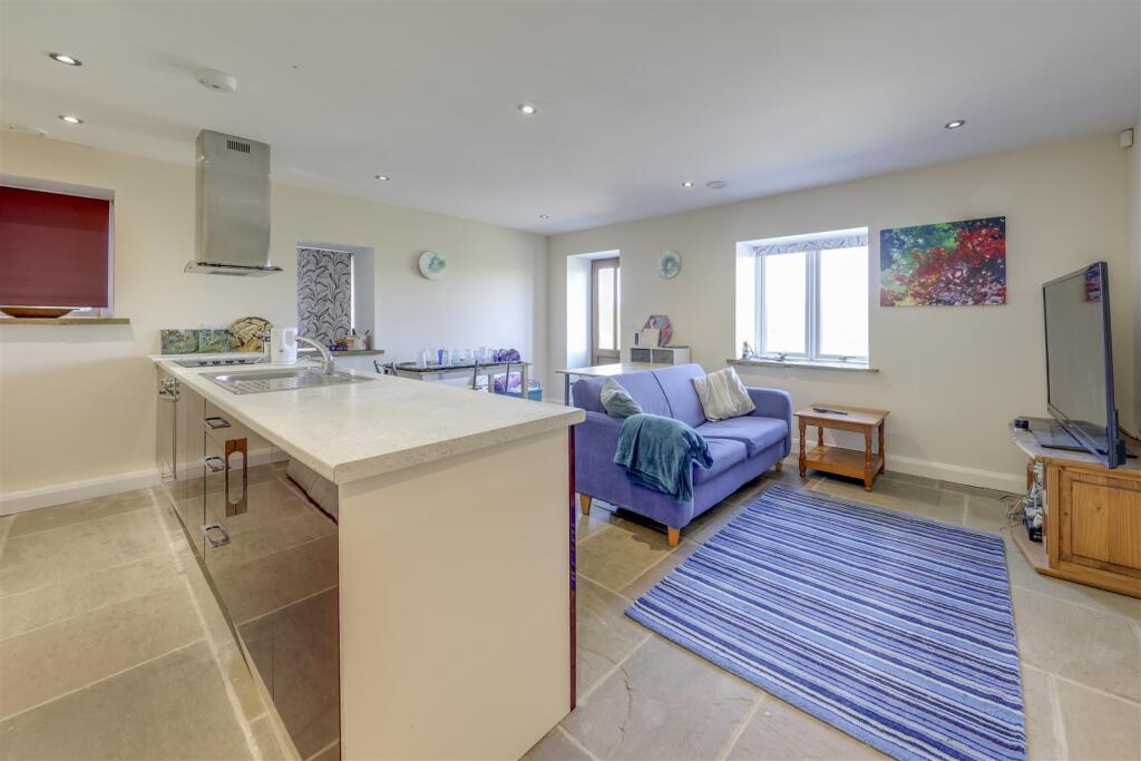 Annexe Lounge / Kitchen