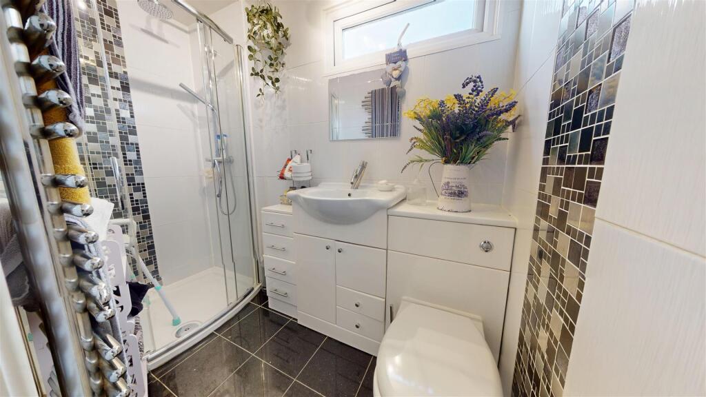 Coultshead Avenue Bathroom