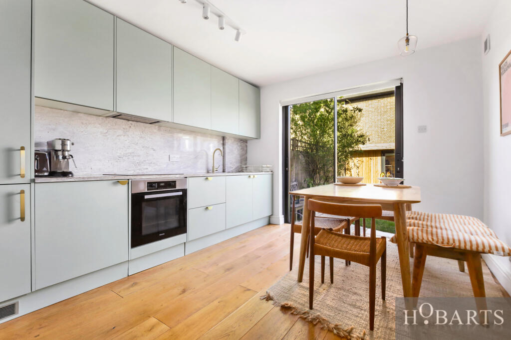 2 Bedroom Flat for Sale