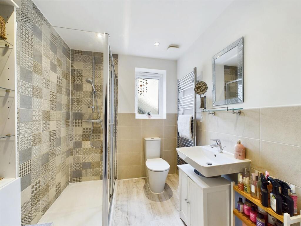 Jack &amp; Jill Shower Room