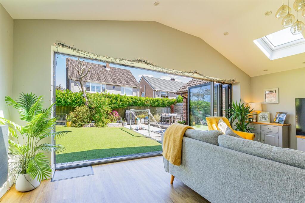 Baynton Close 15-25.jpg