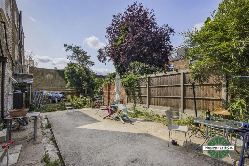 Flat 2 17 Mount Pleasant Road -012.jpg