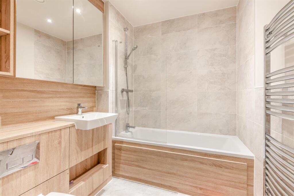 8665383-interior13.jpg