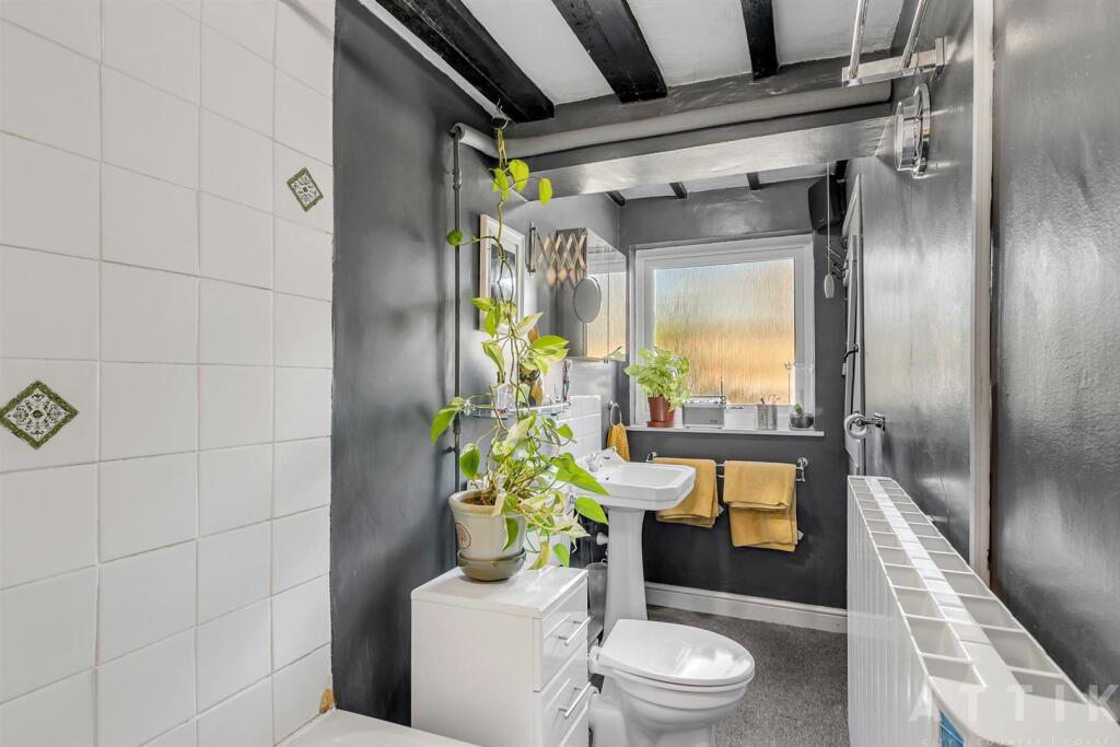 2 Town Farm Cottages IP19 0BE (15).jpg