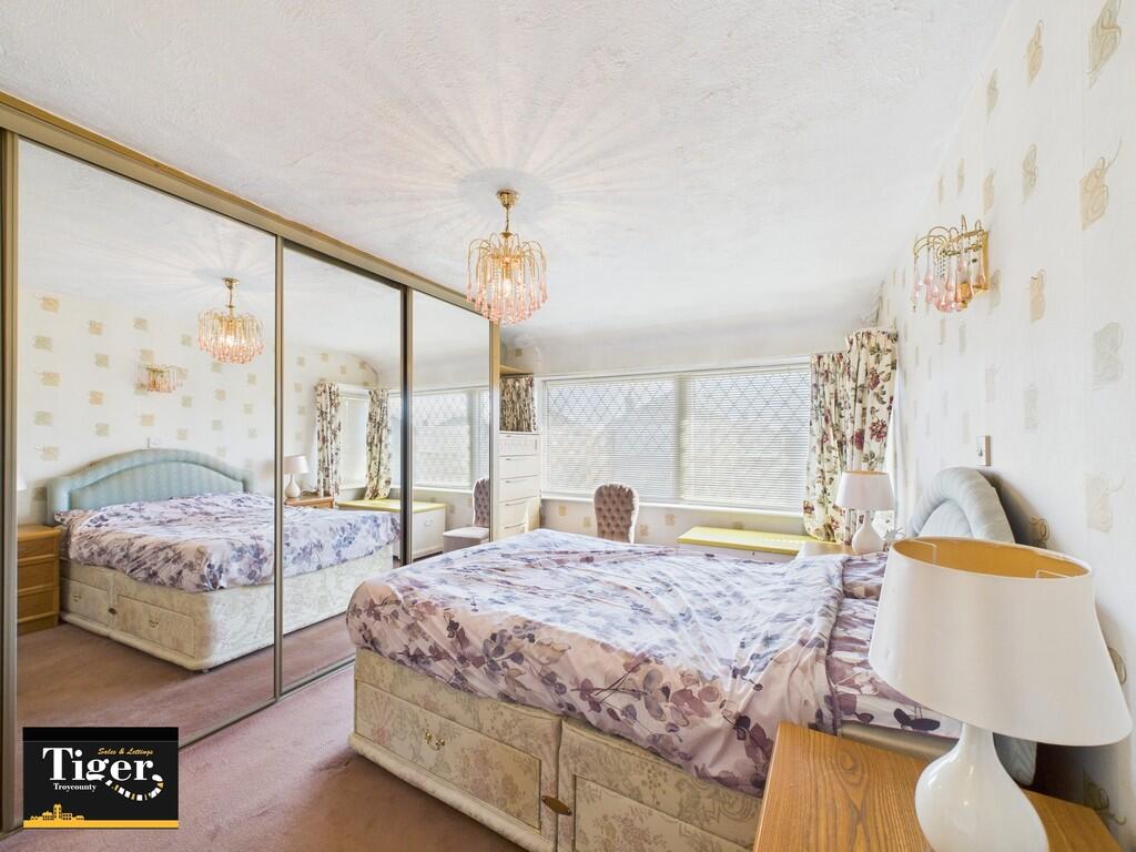 CAM02176G0-PR0512...