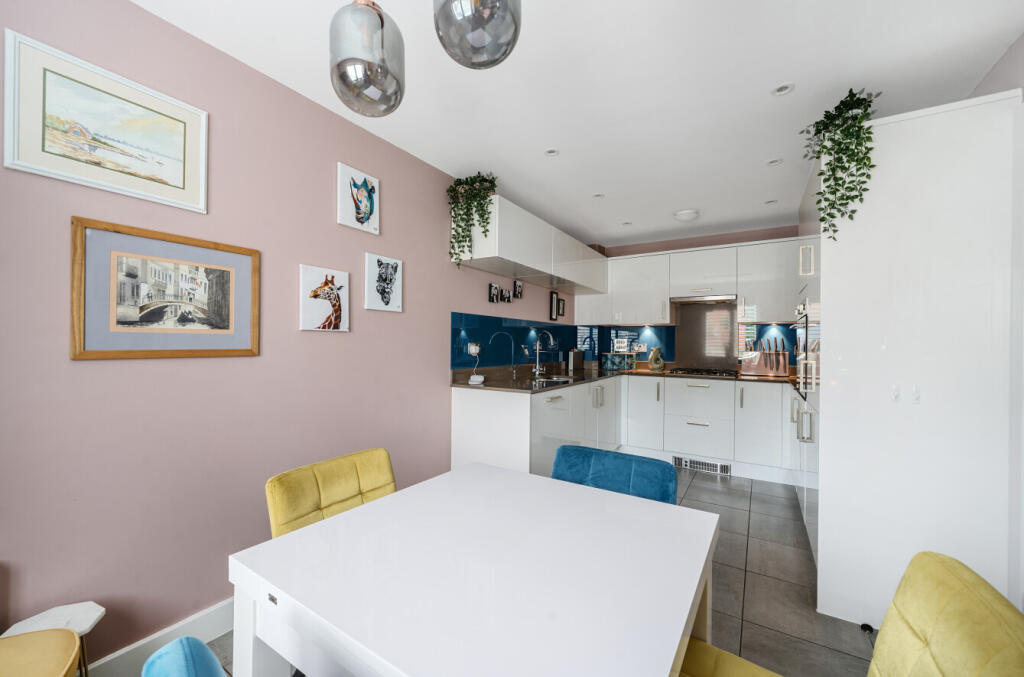 1303071-10-6839e2...