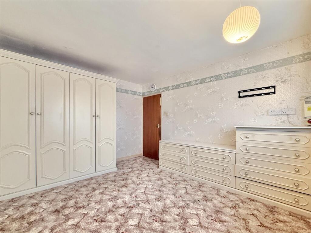 Downstairs Bedroom.jpeg