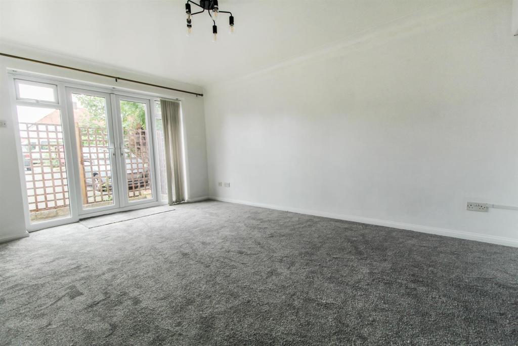 lounge1.JPG