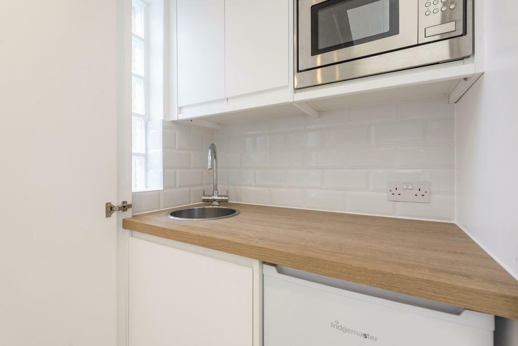kitchen (2).jpg