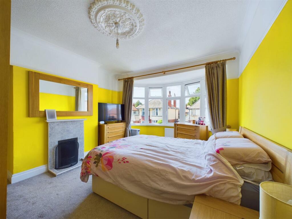 Bedroom: