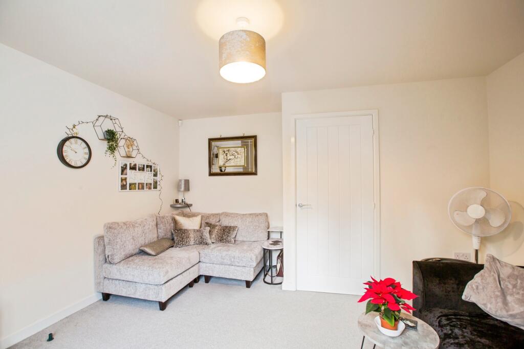 Shears Drive, Brighouse, HD6