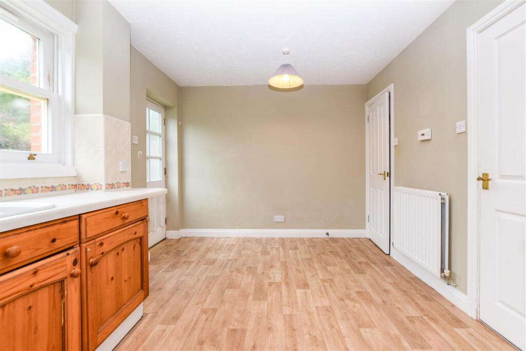 Constables - Newall Close-8.jpg