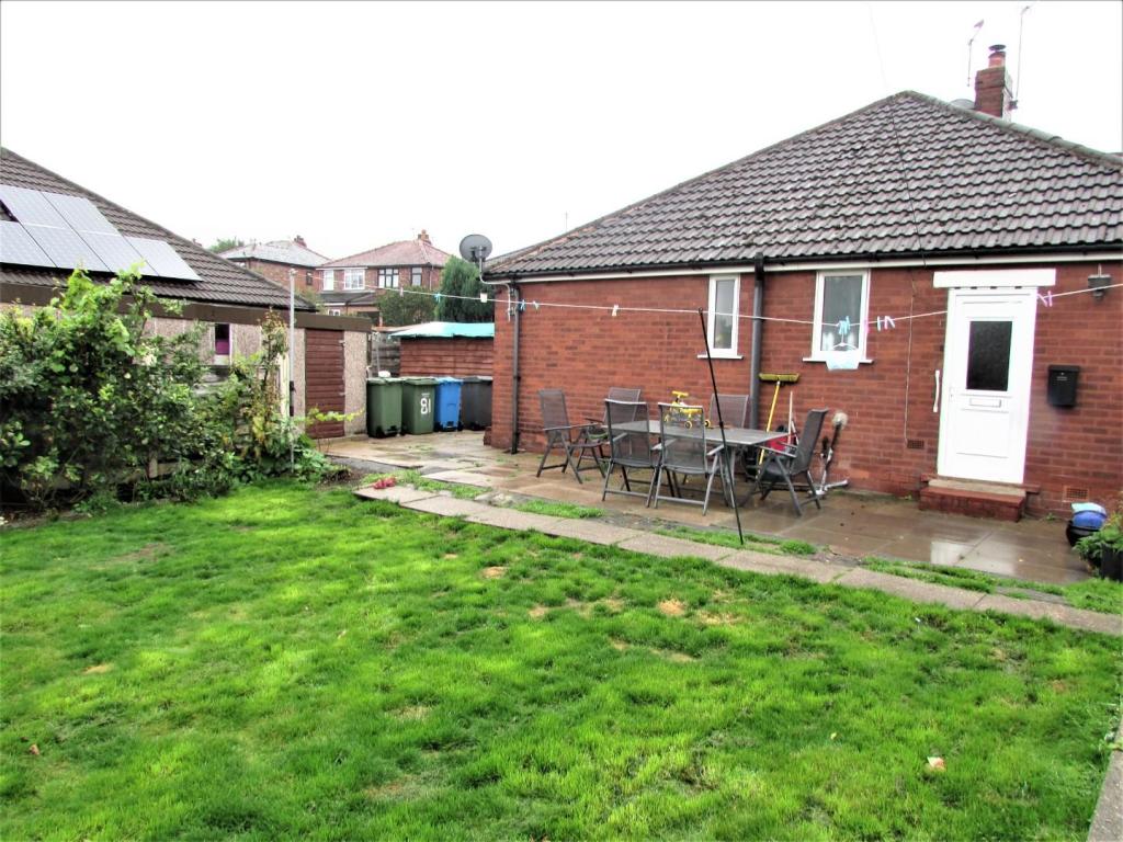 MontgomerySt81gdn4.JPG