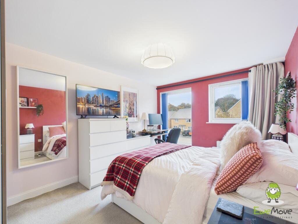 EweMove Estate Agents Basingstoke - Fleetlands Hou