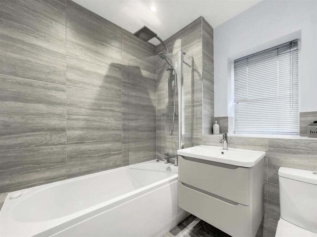 Bathroom Aspect 2