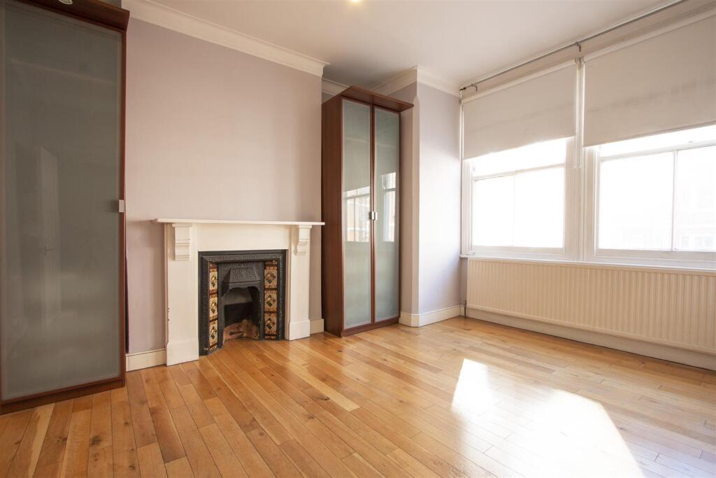 47a Lurline Gardens, London bedroom 1.jpg