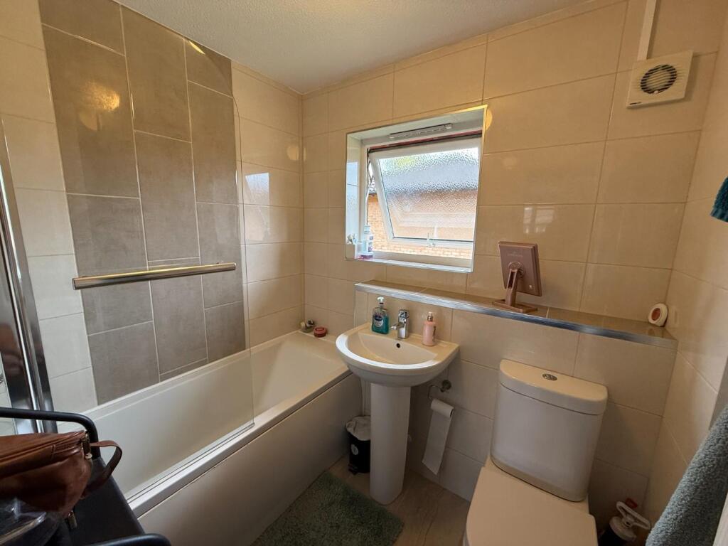 Bathroom.JPG